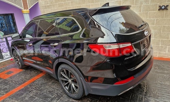 Sayi Na hannu Hyundai Santa Fe Black Mota in Yaounde a Babban Kamaru Sayi Na hannu Hyundai Santa Fe Black Mota in Yaounde a Babban Kamaru