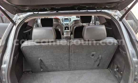 Sayi Na hannu Hyundai Santa Fe Black Mota in Yaounde a Babban Kamaru Sayi Na hannu Hyundai Santa Fe Black Mota in Yaounde a Babban Kamaru