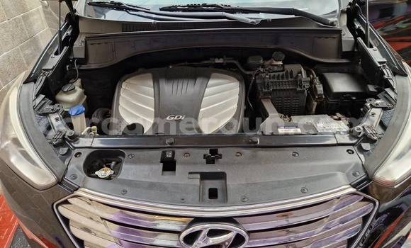 Sayi Na hannu Hyundai Santa Fe Black Mota in Yaounde a Babban Kamaru Sayi Na hannu Hyundai Santa Fe Black Mota in Yaounde a Babban Kamaru