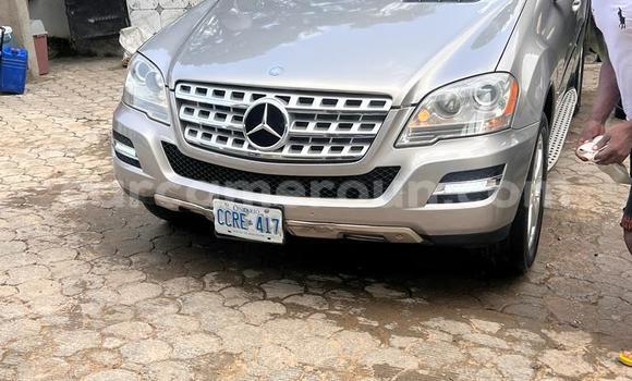 Sayi Na hannu Mercedes‒Benz ML–Class Sauran Mota in Douala a Ƙasar Kamaru