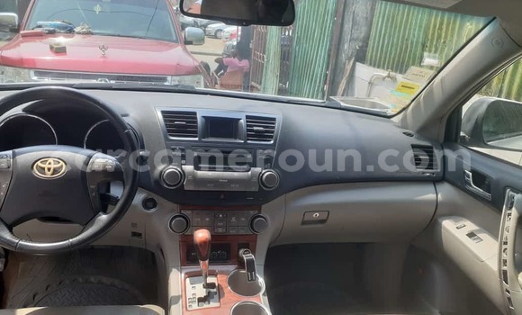 Buy Used Toyota Highlander White Car in Douala in Littoral Cameroon Buy Used Toyota Highlander White Car in Douala in Littoral Cameroon