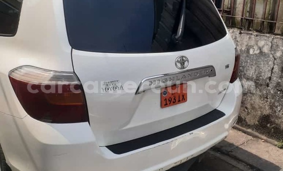 Buy Used Toyota Highlander White Car in Douala in Littoral Cameroon Buy Used Toyota Highlander White Car in Douala in Littoral Cameroon
