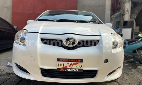 Acheter Neuf Voiture Toyota Auris Blanc à Douala, Littoral Cameroon Acheter Neuf Voiture Toyota Auris Blanc à Douala, Littoral Cameroon