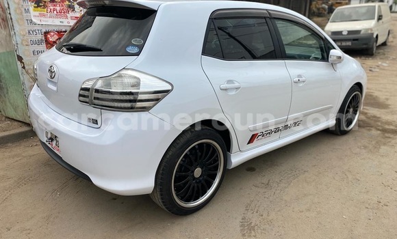 Acheter Neuf Voiture Toyota Blade Blanc à Douala, Littoral Cameroon Acheter Neuf Voiture Toyota Blade Blanc à Douala, Littoral Cameroon