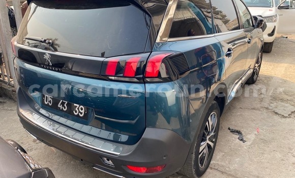 Sayi Sabo Peugeot 5008 Blue Mota in Douala a Ƙasar Kamaru Sayi Sabo Peugeot 5008 Blue Mota in Douala a Ƙasar Kamaru
