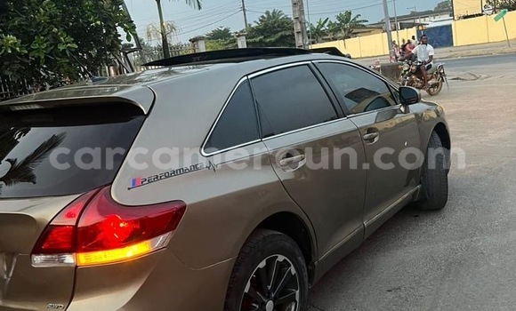Sayi Sabo Toyota Venza Azurfa Mota in Douala a Ƙasar Kamaru Sayi Sabo Toyota Venza Azurfa Mota in Douala a Ƙasar Kamaru