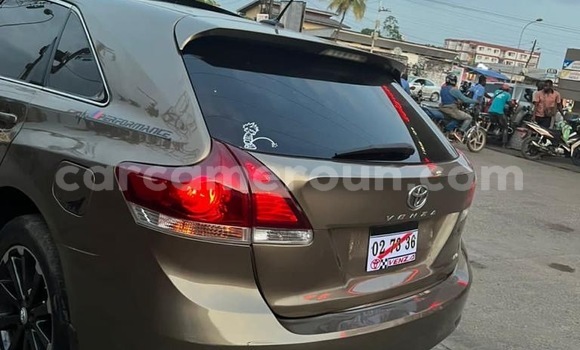 Sayi Sabo Toyota Venza Azurfa Mota in Douala a Ƙasar Kamaru Sayi Sabo Toyota Venza Azurfa Mota in Douala a Ƙasar Kamaru