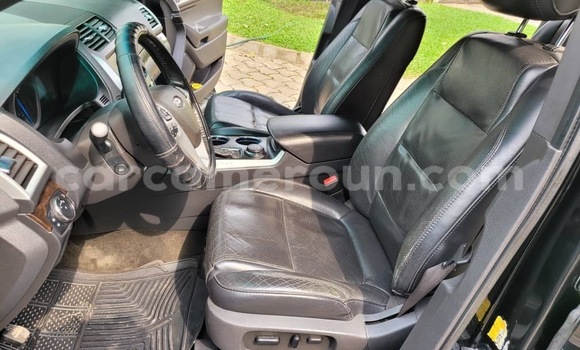 Sayi Na hannu Ford Explorer Black Mota in Douala a Ƙasar Kamaru Sayi Na hannu Ford Explorer Black Mota in Douala a Ƙasar Kamaru