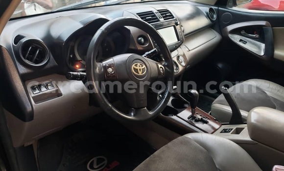 Sayi Na hannu Toyota Vanguard Black Mota in Douala a Ƙasar Kamaru Sayi Na hannu Toyota Vanguard Black Mota in Douala a Ƙasar Kamaru