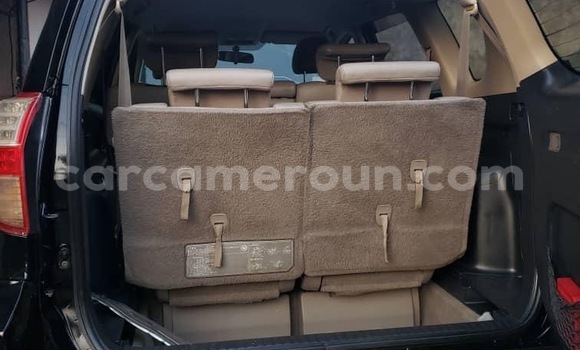 Sayi Na hannu Toyota Vanguard Black Mota in Douala a Ƙasar Kamaru Sayi Na hannu Toyota Vanguard Black Mota in Douala a Ƙasar Kamaru