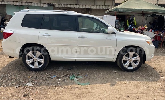 Buy New Toyota Highlander White Car in Douala in Littoral Cameroon Buy New Toyota Highlander White Car in Douala in Littoral Cameroon