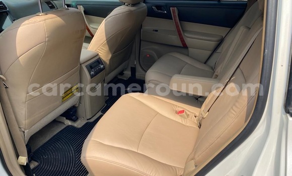 Buy New Toyota Highlander White Car in Douala in Littoral Cameroon Buy New Toyota Highlander White Car in Douala in Littoral Cameroon