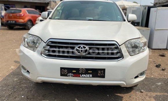 Buy New Toyota Highlander White Car in Douala in Littoral Cameroon Buy New Toyota Highlander White Car in Douala in Littoral Cameroon