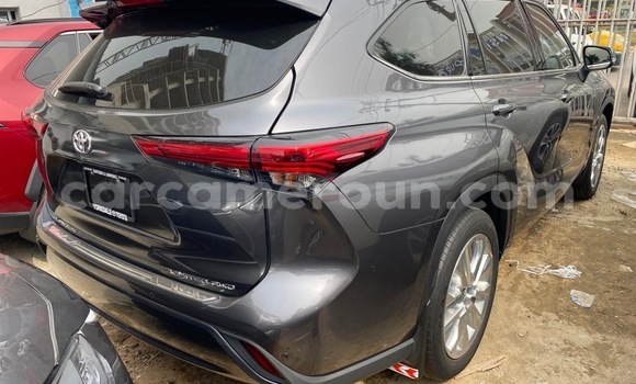 Buy New Toyota Highlander Silver Car in Douala in Littoral Cameroon