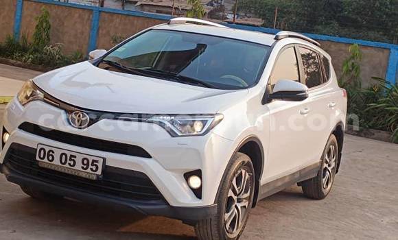 Acheter Occasion Voiture Toyota RAV4 Blanc à Douala, Littoral Cameroon Acheter Occasion Voiture Toyota RAV4 Blanc à Douala, Littoral Cameroon