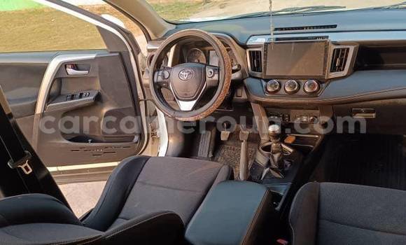 Acheter Occasion Voiture Toyota RAV4 Blanc à Douala, Littoral Cameroon Acheter Occasion Voiture Toyota RAV4 Blanc à Douala, Littoral Cameroon