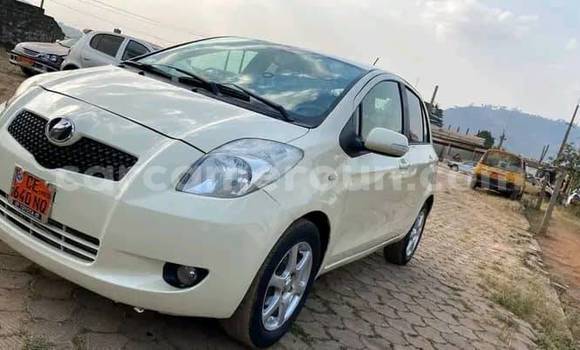 Acheter Occasion Voiture Toyota Yaris Blanc à Douala, Littoral Cameroon Acheter Occasion Voiture Toyota Yaris Blanc à Douala, Littoral Cameroon