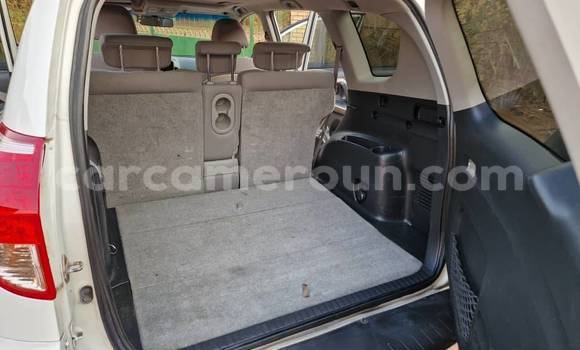 Acheter Occasion Voiture Toyota RAV4 Blanc à Yaoundé, Central Cameroon Acheter Occasion Voiture Toyota RAV4 Blanc à Yaoundé, Central Cameroon