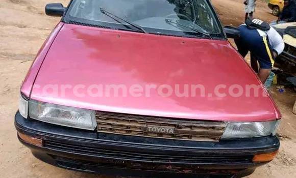 Acheter Occasion Voiture Mercedes-Benz C180 coupe Rouge à Douala, Littoral Cameroon