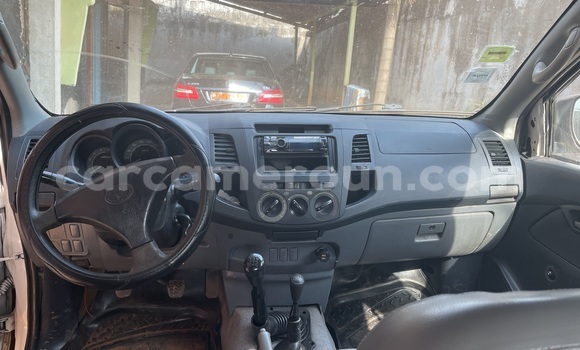 Acheter Occasion Voiture Toyota Hiluxe VIGO Blanc à Yaoundé, Central Cameroon Acheter Occasion Voiture Toyota Hiluxe VIGO Blanc à Yaoundé, Central Cameroon