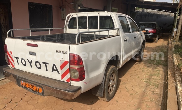Acheter Occasion Voiture Toyota Hiluxe VIGO Blanc à Yaoundé, Central Cameroon Acheter Occasion Voiture Toyota Hiluxe VIGO Blanc à Yaoundé, Central Cameroon