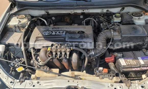 Sayi Na hannu Toyota Avensis Azurfa Mota in Yaounde a Babban Kamaru Sayi Na hannu Toyota Avensis Azurfa Mota in Yaounde a Babban Kamaru