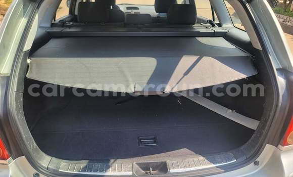 Sayi Na hannu Toyota Avensis Azurfa Mota in Yaounde a Babban Kamaru Sayi Na hannu Toyota Avensis Azurfa Mota in Yaounde a Babban Kamaru