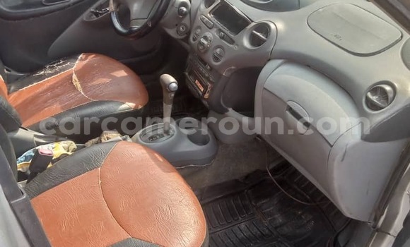 Sayi Na hannu Toyota Yaris Azurfa Mota in Douala a Ƙasar Kamaru Sayi Na hannu Toyota Yaris Azurfa Mota in Douala a Ƙasar Kamaru