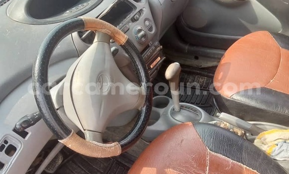 Sayi Na hannu Toyota Yaris Azurfa Mota in Douala a Ƙasar Kamaru Sayi Na hannu Toyota Yaris Azurfa Mota in Douala a Ƙasar Kamaru