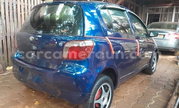 Sayi Na hannu Toyota Yaris Blue Mota in Yaounde a Babban Kamaru