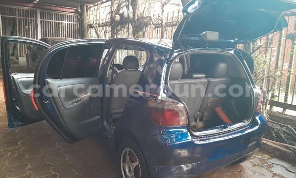 Sayi Na hannu Toyota Yaris Blue Mota in Yaounde a Babban Kamaru Sayi Na hannu Toyota Yaris Blue Mota in Yaounde a Babban Kamaru