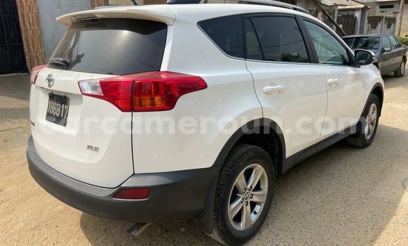Acheter Occasion Voiture Toyota RAV4 Blanc à Douala, Littoral Cameroon Acheter Occasion Voiture Toyota RAV4 Blanc à Douala, Littoral Cameroon
