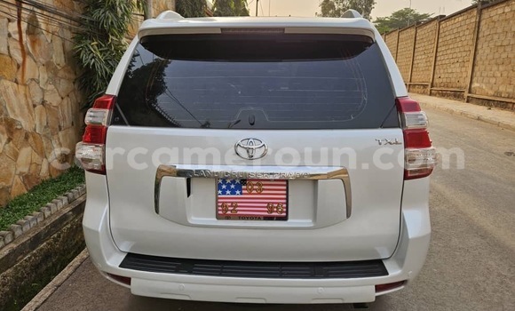 Sayi Na hannu Toyota Land Cruiser Prado White Mota in Yaounde a Babban Kamaru Sayi Na hannu Toyota Land Cruiser Prado White Mota in Yaounde a Babban Kamaru