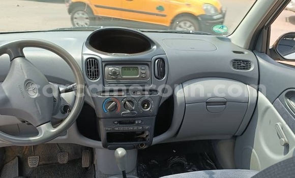 Acheter Occasion Voiture Toyota Yaris Verso Blanc à Yaoundé, Central Cameroon Acheter Occasion Voiture Toyota Yaris Verso Blanc à Yaoundé, Central Cameroon