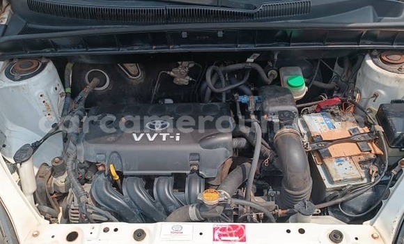 Acheter Occasion Voiture Toyota Yaris Verso Blanc à Yaoundé, Central Cameroon Acheter Occasion Voiture Toyota Yaris Verso Blanc à Yaoundé, Central Cameroon