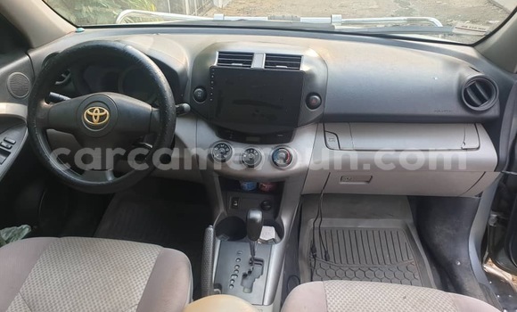 Acheter Occasion Voiture Toyota RAV4 Gris à Douala, Littoral Cameroon Acheter Occasion Voiture Toyota RAV4 Gris à Douala, Littoral Cameroon