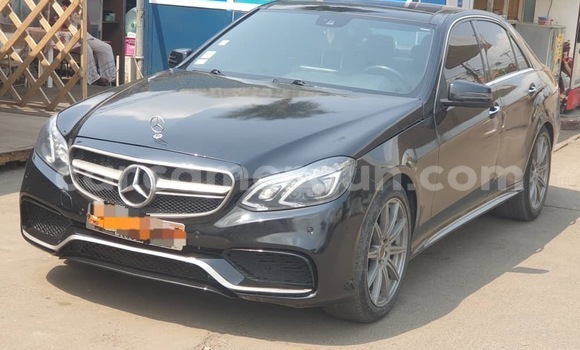 Acheter Occasion Voiture Mercedes‒Benz E–Class Noir à Douala, Littoral Cameroon Acheter Occasion Voiture Mercedes‒Benz E–Class Noir à Douala, Littoral Cameroon
