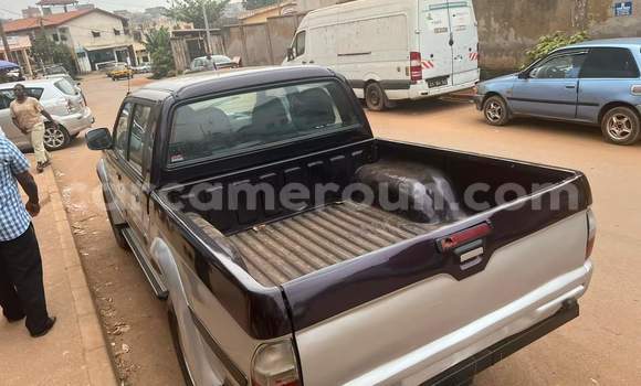 Sayi Na hannu Mitsubishi L200 Brown Mota in Yaounde a Babban Kamaru Sayi Na hannu Mitsubishi L200 Brown Mota in Yaounde a Babban Kamaru