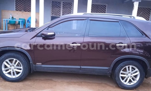 Sayi Na hannu Kia Sorento Brown Mota in Douala a Ƙasar Kamaru Sayi Na hannu Kia Sorento Brown Mota in Douala a Ƙasar Kamaru