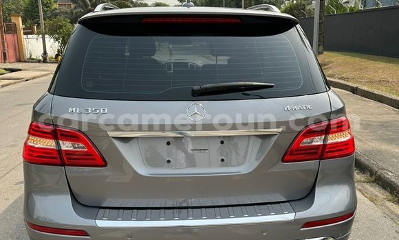 Sayi Imported Mercedes‒Benz ML–Class Azurfa Mota in Douala a Ƙasar Kamaru Sayi Imported Mercedes‒Benz ML–Class Azurfa Mota in Douala a Ƙasar Kamaru