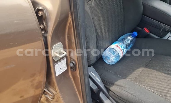 Sayi Sabo Toyota Avensis Brown Mota in Yaounde a Babban Kamaru Sayi Sabo Toyota Avensis Brown Mota in Yaounde a Babban Kamaru