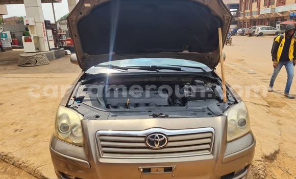 Sayi Sabo Toyota Avensis Brown Mota in Yaounde a Babban Kamaru Sayi Sabo Toyota Avensis Brown Mota in Yaounde a Babban Kamaru