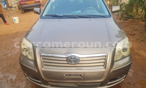 Sayi Sabo Toyota Avensis Brown Mota in Yaounde a Babban Kamaru Sayi Sabo Toyota Avensis Brown Mota in Yaounde a Babban Kamaru