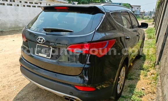 Sayi Sabo Hyundai Santa Fe Black Mota in Douala a Ƙasar Kamaru Sayi Sabo Hyundai Santa Fe Black Mota in Douala a Ƙasar Kamaru