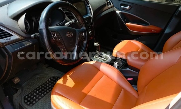 Sayi Sabo Hyundai Santa Fe Black Mota in Douala a Ƙasar Kamaru Sayi Sabo Hyundai Santa Fe Black Mota in Douala a Ƙasar Kamaru