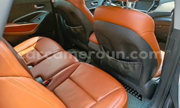 Sayi Sabo Hyundai Santa Fe Black Mota in Douala a Ƙasar Kamaru Sayi Sabo Hyundai Santa Fe Black Mota in Douala a Ƙasar Kamaru