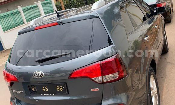 Buy Used Kia Sorento Green Car in Yaounde in Central Cameroon Buy Used Kia Sorento Green Car in Yaounde in Central Cameroon