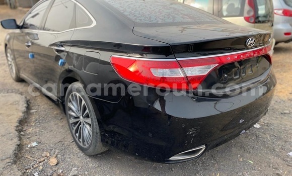 Sayi Sabo Hyundai Grandeur Black Mota in Douala a Ƙasar Kamaru Sayi Sabo Hyundai Grandeur Black Mota in Douala a Ƙasar Kamaru