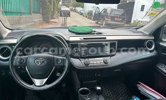 Sayi Na hannu Toyota RAV4 Green Mota in Yaounde a Babban Kamaru Sayi Na hannu Toyota RAV4 Green Mota in Yaounde a Babban Kamaru