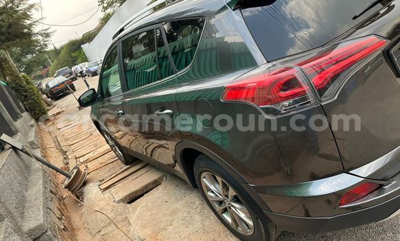 Sayi Na hannu Toyota RAV4 Green Mota in Yaounde a Babban Kamaru Sayi Na hannu Toyota RAV4 Green Mota in Yaounde a Babban Kamaru